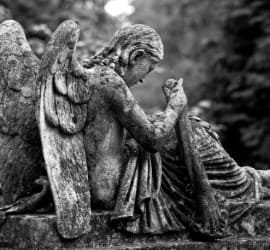 Ангел на пам'ятник